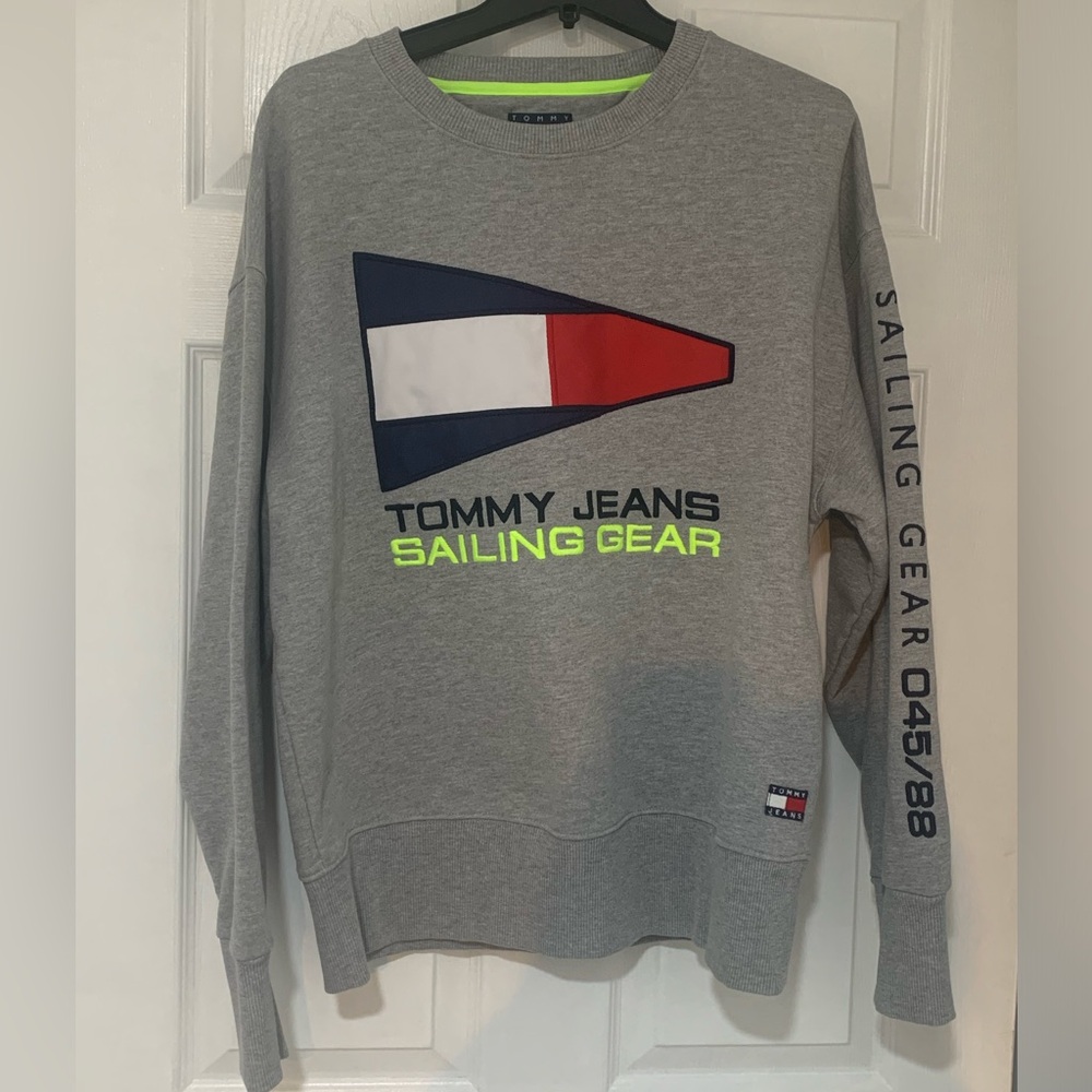 *SOLD* Tommy Hilfiger Jeans Sailing Gear Crewneck Embroidered Sweatshirt 90s Sty
